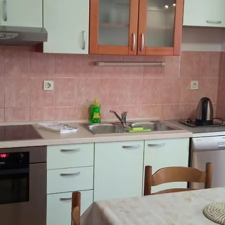 شقة Marija